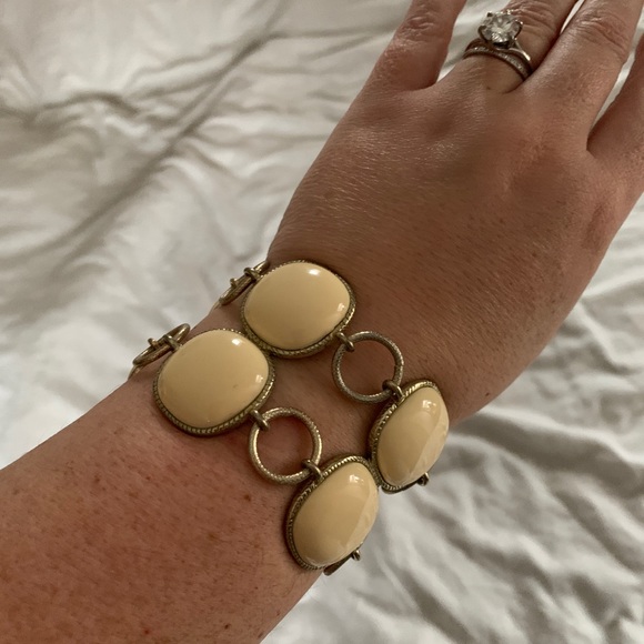 Banana Republic Metal and Cream Bracelet - Picture 2 of 4